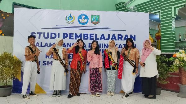 Kunjungan MKKS SMP Balitung Timur di SMP Negeri 2 Surakarta